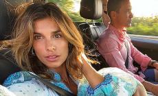 Vandali lanciano sugli scogli le bici di Elisabetta Canalis
