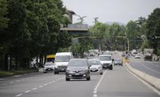 A luglio immatricolazioni auto in calo, ma la caduta rallenta
