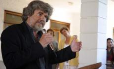 Messner si regala un libro