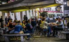 Stretta sulla movida a Milano Marittima, ordinanza no alcol