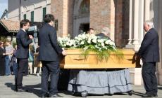 A Bardi l'addio a Eleonora e Bernard: «Uniti anche nella morte»
