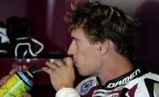 Moto2, sul bagnato vola West