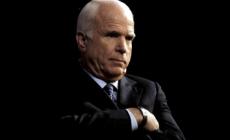 McCain chiede gli elogi funebri a Obama e Bush