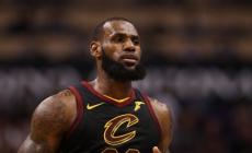 NBA, James ancora decisivo
