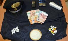 Trenta dosi di cocaina nell'elastico degli slip stesi ad asciugare: arrestato