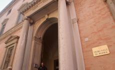 Tre agenti coinvolti nel caso Bonsu fanno causa al Comune 