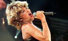 Costanzo, la Lollobrigida, Tina Turner e gli altri che ci hanno lasciato