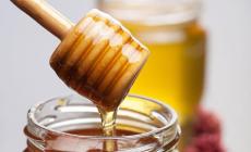 Miele meglio dei farmaci per tosse,  raffreddori e  mal di gola