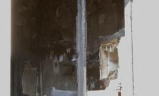 Scoppia l'incendio in casa: il cane muore tra le fiamme