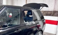 Vetri rotti e bauli svuotati: ancora auto nel mirino