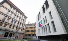 Insulti razzisti via social: «Ma come vi vestite? Vi userei come mocio»