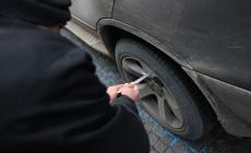 &laquo;Mi hanno tagliato una gomma perch&eacute; sono di Parma&raquo;