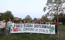 Parco Egaddi, settanta piante al posto del contestato chiosco. Gli abitanti cureranno lo spazio verde