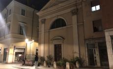Profanata San Tommaso: folle devasta la chiesa 