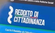 Troppi omissis nella domanda per il reddito di cittadinanza: una &laquo;furbetta&raquo; patteggia