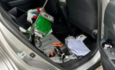 Auto ibride: la banda delle batterie torna a colpire in città