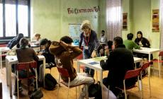 A lezione di italiano per integrarsi e trovare un lavoro. Le storie degli alunni della «Penny Wirton»