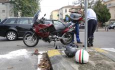 Schianto tra auto e moto:  grave 51 enne