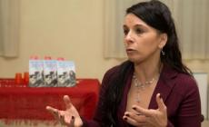 La donna che sfida le barriere in terra e in cielo