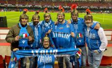 Rugby, quei 7 tifosi nocetani con l'elmo da gladiatore a Cardiff