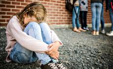 Molesta la figlia 13enne: ristoratore patteggia 2 anni