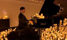 Il parmigiano Francesco Parrino: «Candlelight, il successo dei concerti a lume di candela»