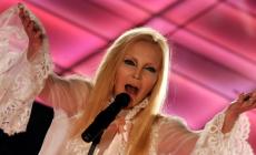 Gli auguri di Mauro Coruzzi a Patty Pravo: la &laquo;Bambola&raquo; con una &laquo;Pazza idea&raquo;