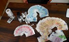 Pusher in manette: sequestrati 40 grammi di droga e 9mila euro
