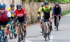 Étape du Tour: auto ferme per ore, disagi e anche puntine sull'asfalto