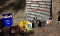 "Oltretorrente, la mia passeggiata notturna tra i rifiuti"