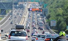 Code in via di smaltimento in autostrada fra Parma e allacciamento A15 per un tamponamento fra due camion