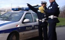 Autocarro nel canale: chiusa strada Nuova di Castelnuovo