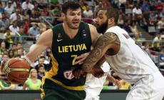 Darjus Lavrinovic: lesione al pollice