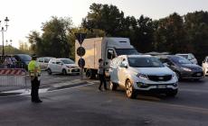 Traffico in tilt: troppe auto che scaricano gli studenti