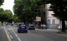 Un 17enne rapinato da due ragazzi col taser