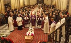 Fidenza, una grande folla ha dato l'addio al &laquo;prete dei poveri&raquo; 