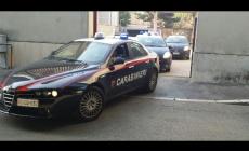 Medico accoltella la moglie e muore gettandosi dal 5° piano