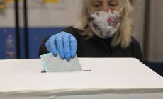 Tra mascherine e gel: la paura del virus «sterilizza» il referendum