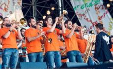 Si festeggia l'arrivo della “Carovana rosa” con la P-Funking Band