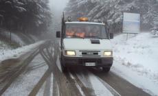 Un lungo sabato con l'ombrello. E neve sui monti 