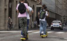 Monopattini: 3.800 viaggi al giorno ma poca disciplina