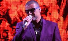 Dall'inferno all'orchestra: George Michael è ancora «live»