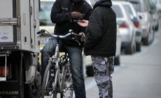 Il marketing del pusher con i «biglietti da visita»