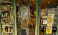 Notte di &laquo;spaccate&raquo;: per i commercianti torna l'incubo