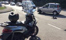 Scooter contro auto: un ferito