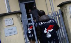 70 kg di cibi scaduti e magazzino con carenze igieniche: multate attività di ristorazione in città