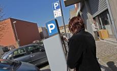 Righe blu: per ora ancora multe a chi sosta oltre l'orario
