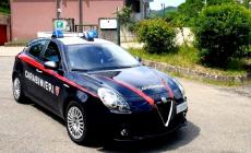 Crea il caos in un bar e poi aggredisce i carabinieri: patteggia 8 mesi