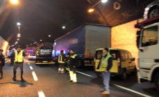 Tamponamento fra 20 mezzi: un morto e 29 feriti. A26 riaperta dopo 8 ore