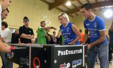 Calciobalilla con Peppone e Don Camillo